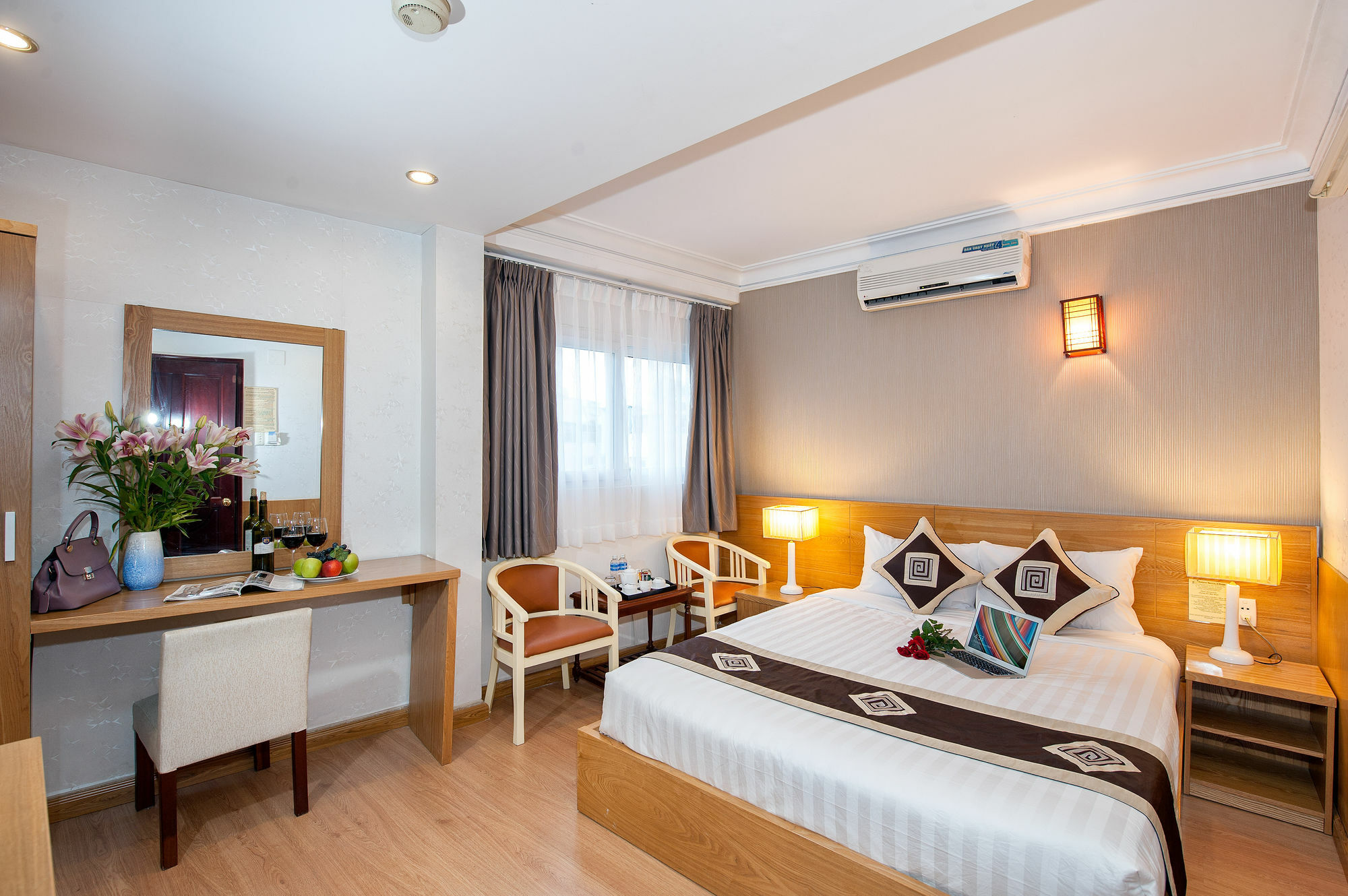 Paris Gold Hotel Ho Chi Minh City Exterior photo