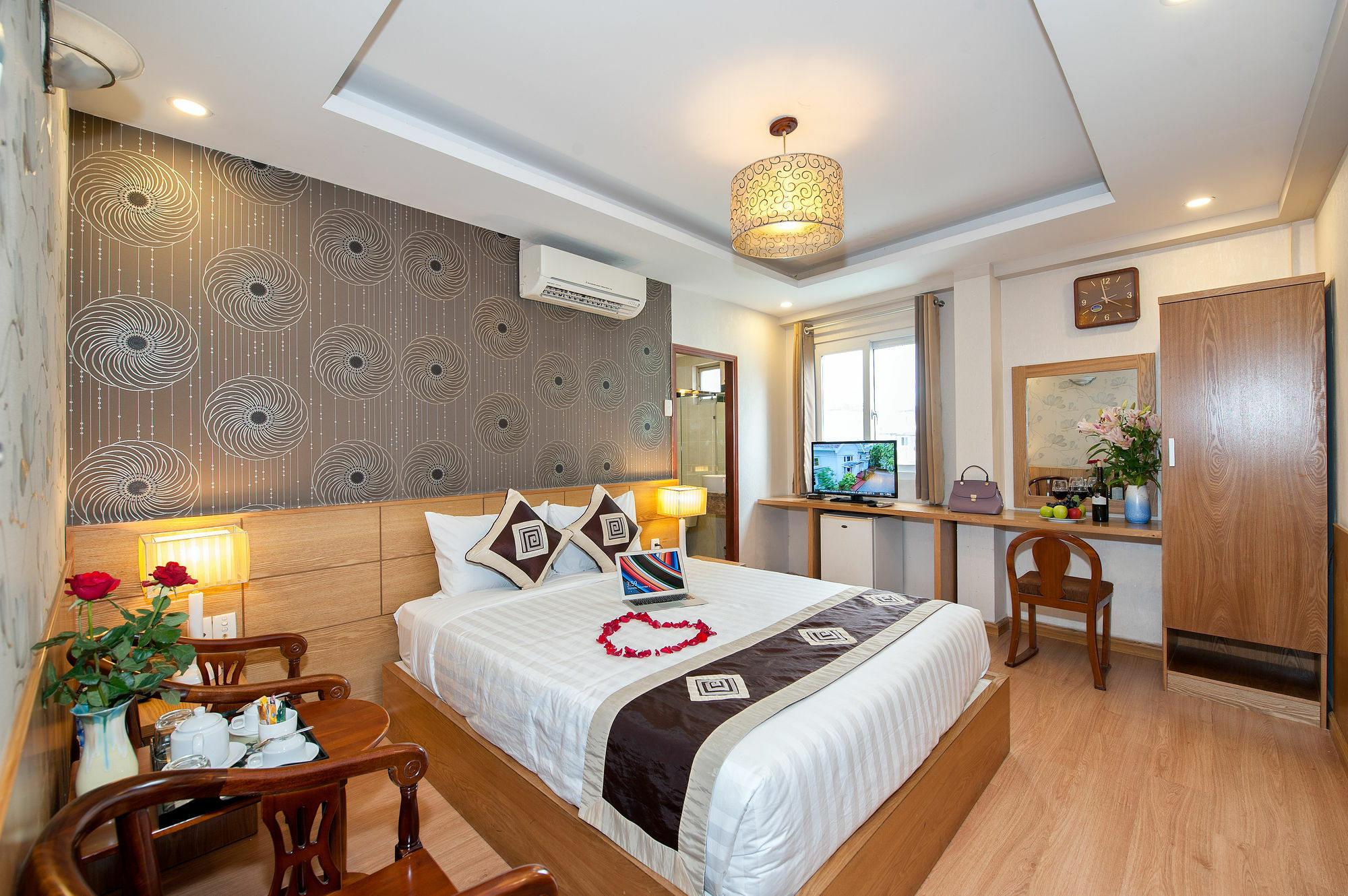 Paris Gold Hotel Ho Chi Minh City Exterior photo